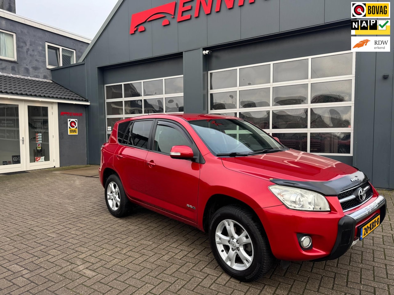 Toyota RAV4 - 2.0 VVTi Executive Business / Camera / Navi / DAB / Cruise / Trekhaak / Keyless. - AutoWereld.nl
