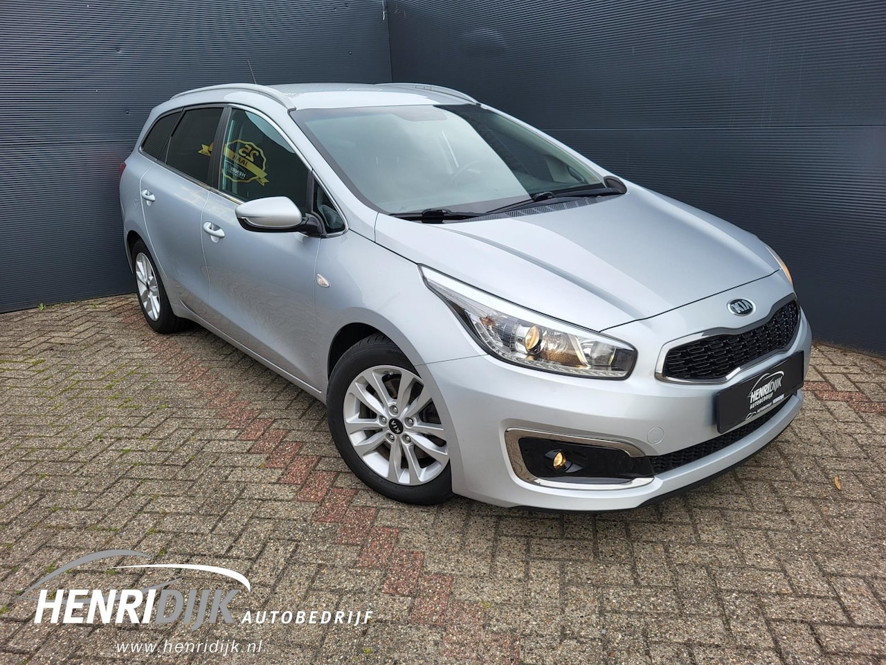 Kia Cee'd Sportswagon - 1.6 GDI First Edition Camera / Stoelverw / Clima / Navi / Cruise - AutoWereld.nl