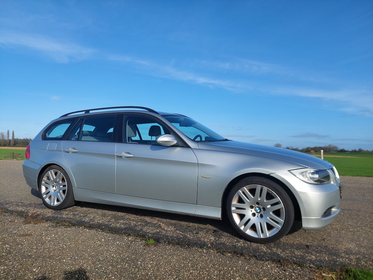 BMW 3-serie Touring - 320i Dynamic Executive - AutoWereld.nl