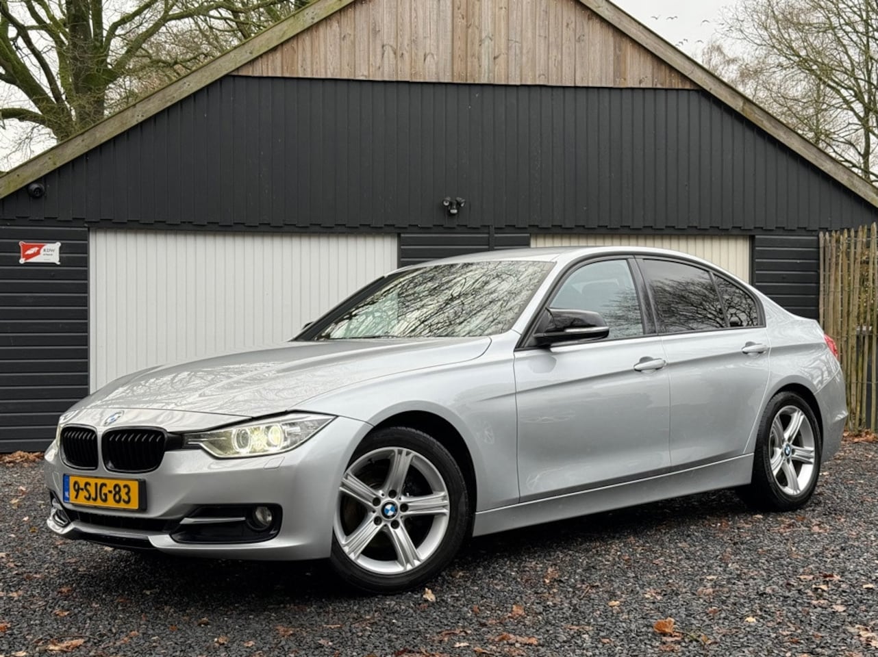 BMW 3-serie - 320i High Executive Keyless Leder NL-Auto - AutoWereld.nl