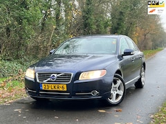 Volvo S80 - 2.5 T Momentum | Automaat + Navi + Cruise Nu € 6.500,