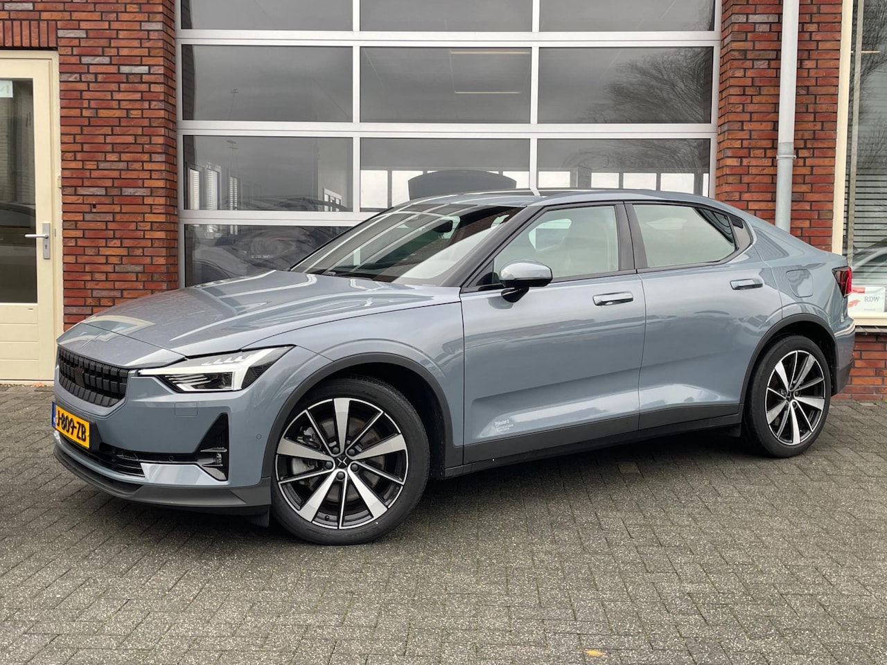 Polestar 2 - Long Range Dual Motor Launch Edition 78kWh | SOH 93% | 360 Camera | Panoramadak | 19 Inch - AutoWereld.nl
