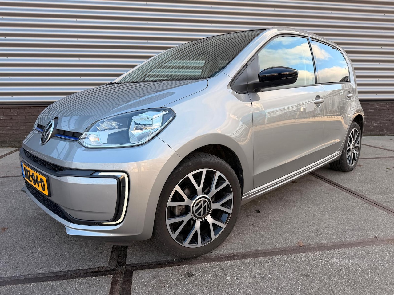 Volkswagen e-Up! - e-up! Style Style Plus, Stoelverw.| Voorruitverw.| Achteruitrijcamera| Lane Assist| Apple-Carplay - AutoWereld.nl