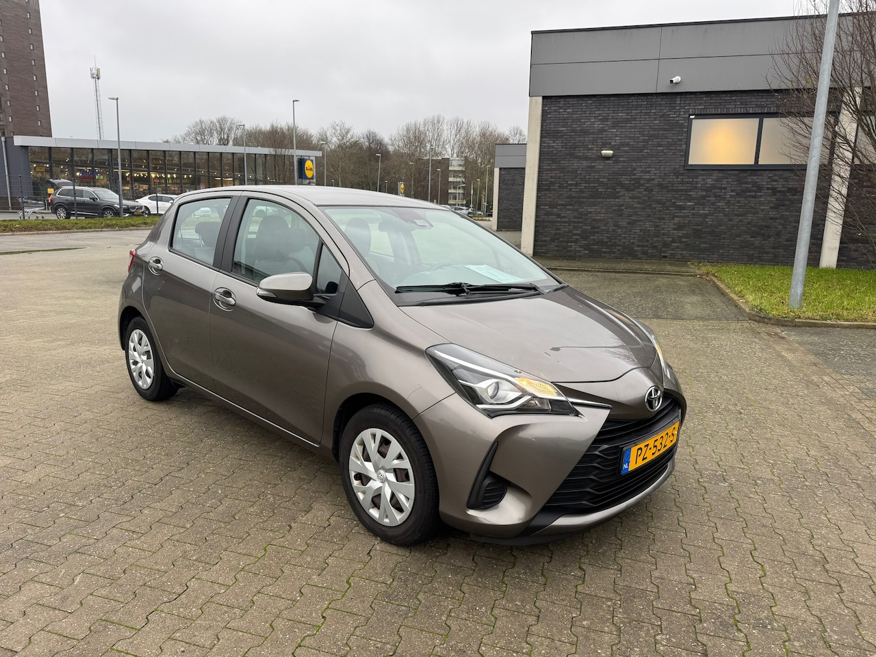 Toyota Yaris - 1.0 VVT-i Aspiration 1.0 VVT-i Aspiration - AutoWereld.nl