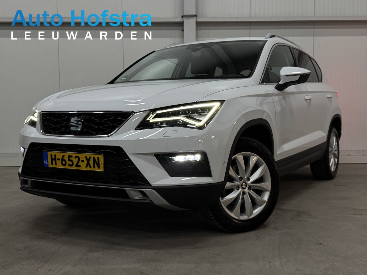 SEAT Ateca - 1.0 EcoTSI Style Business Intense METALLIC KEYLESS CAMERA TREKHAAK - AutoWereld.nl