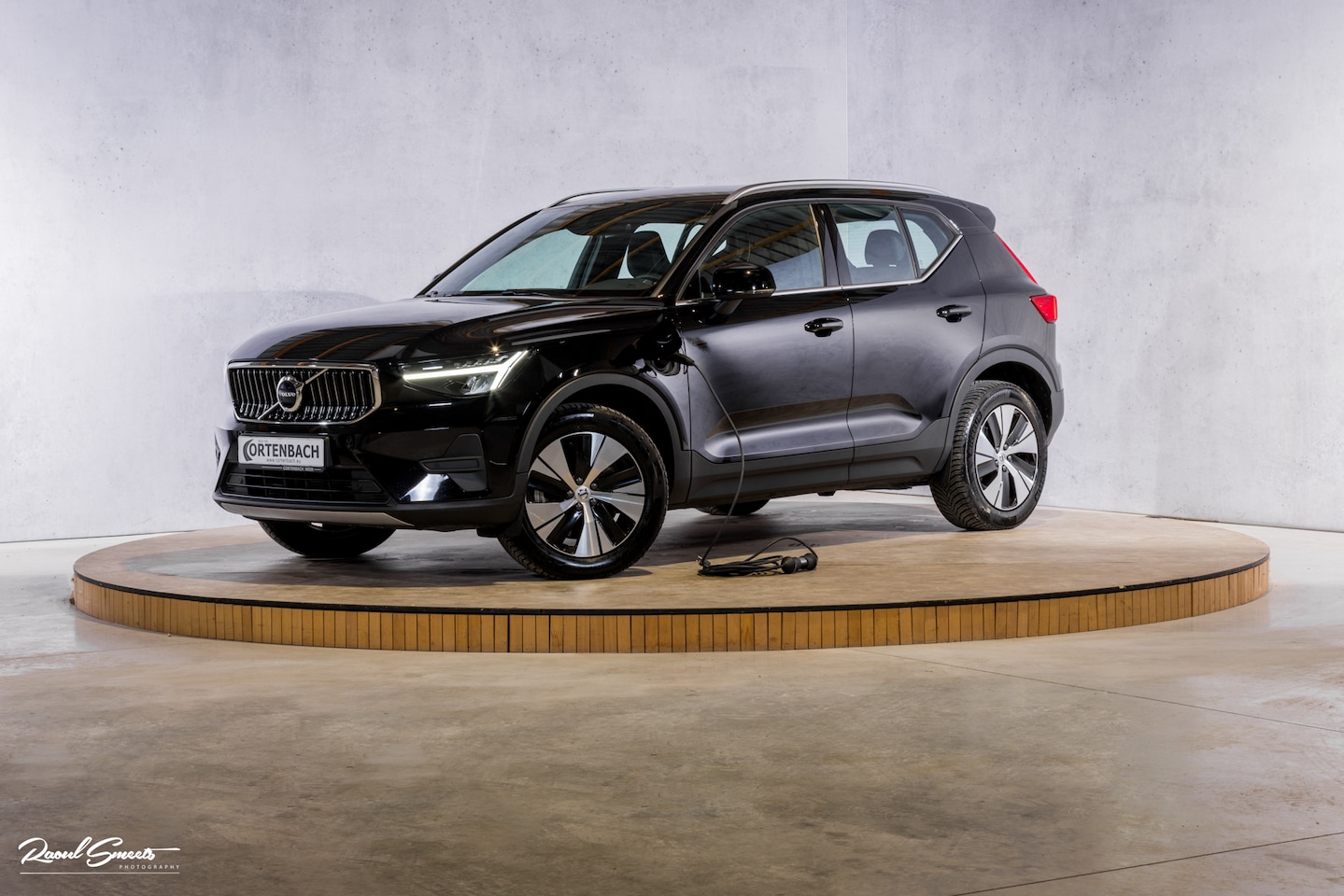 Volvo XC40 - 1.5 T4 Plug-in hybrid Plus Bright | Adaptieve Cruise | Harman Kardon | Memory | Blis | - AutoWereld.nl