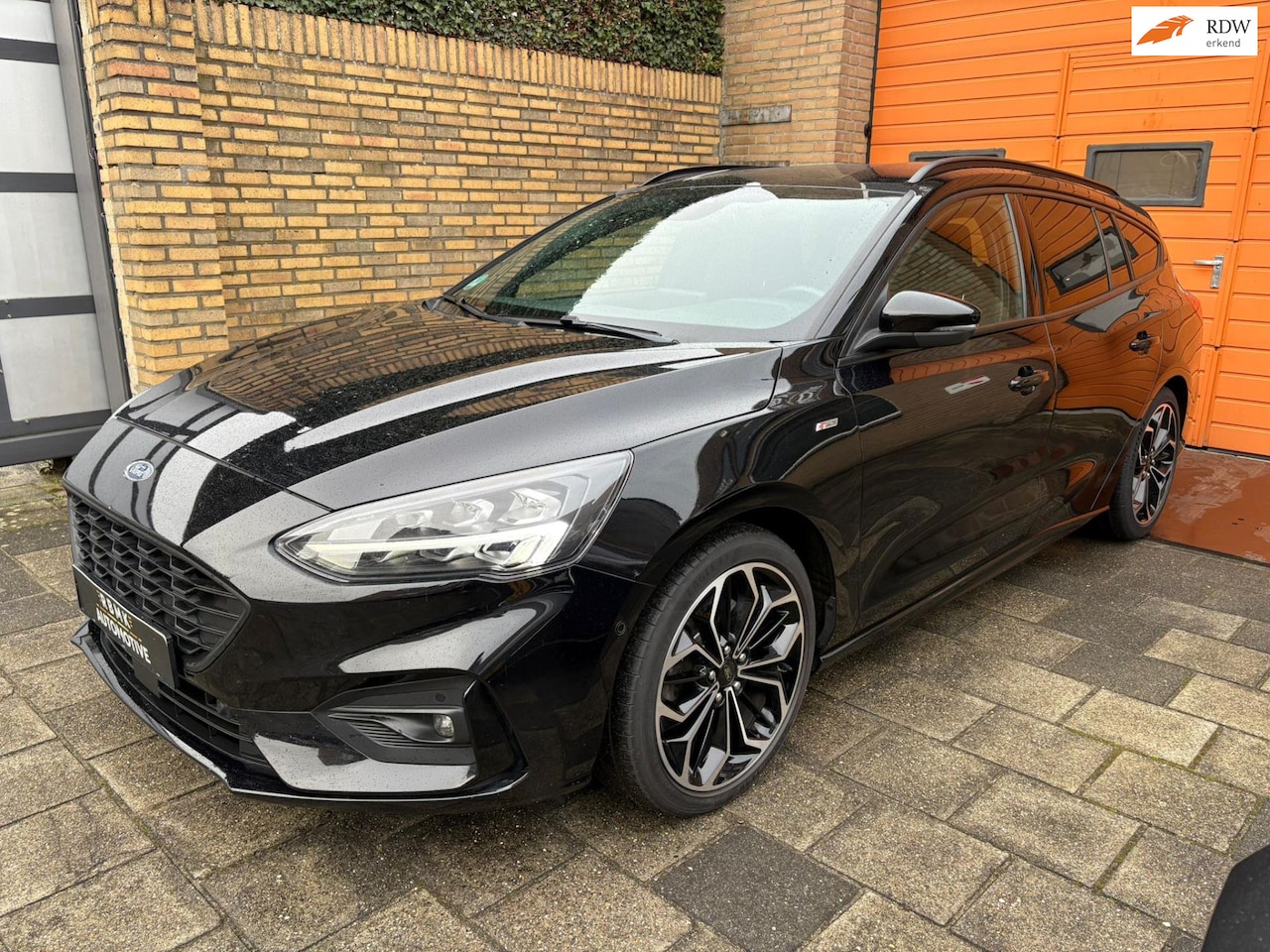 Ford Focus Wagon - 1.5 EcoBoost ST Line Business 1.5 EcoBoost ST Line Business - AutoWereld.nl