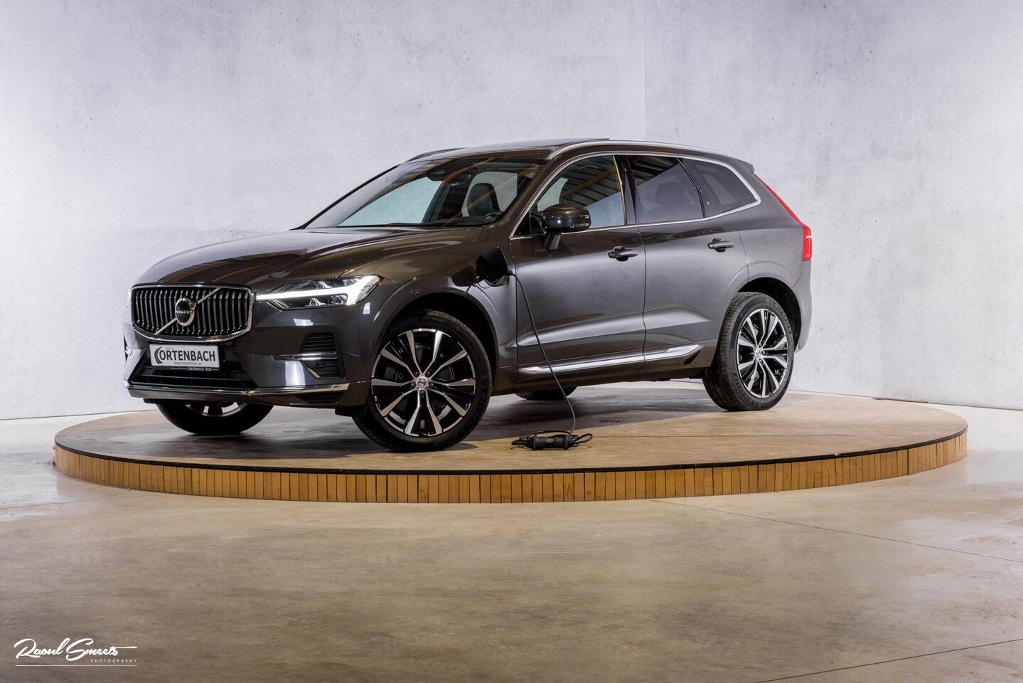 Volvo XC60 - 2.0 T8 Plug-in hybrid AWD Ultimate Bright | Adaptieve cruise | Panorama dak | Zwenkbare tr - AutoWereld.nl