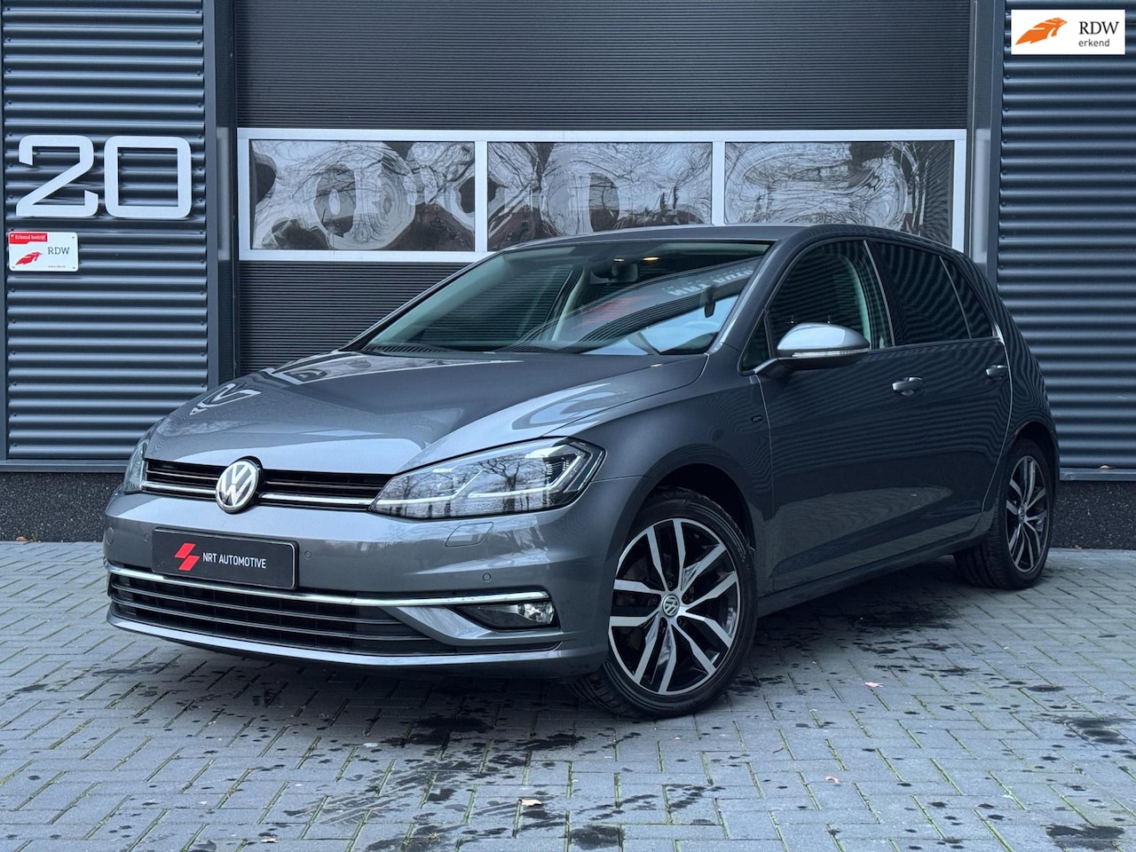 Volkswagen Golf - 7.5 Highline R-line | STOELVERW | CRUISE | PDC | MATRIX | LED | CARPLAY | NETTE AUTO - AutoWereld.nl