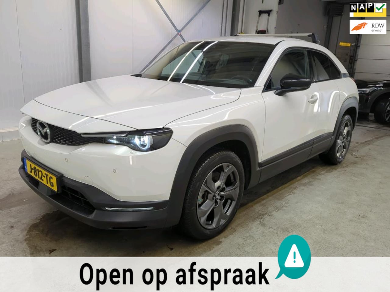 Mazda MX-30 - E-SkyActiv 145 First Edition 36 kWh - AutoWereld.nl