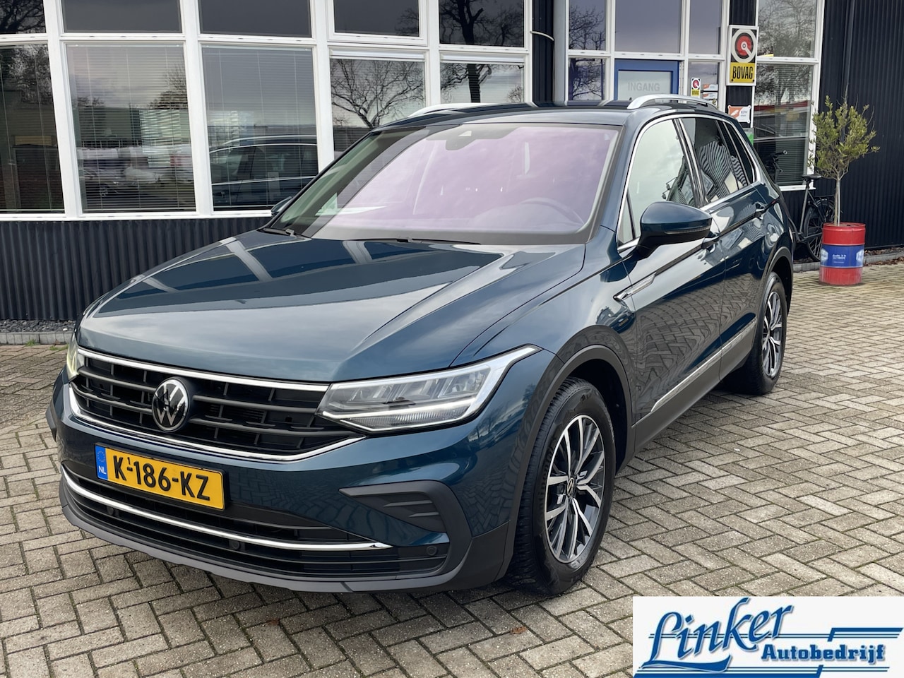 Volkswagen Tiguan - 1.5 TSI Life Business - NL-AUTO TREKH PDC VOOR/ACHTER - AutoWereld.nl