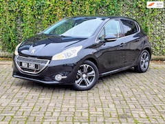Peugeot 208 - 1.4 VTi Griffe Airco APK 5Deurs Trekhaak Cruise Control Sport Velgen