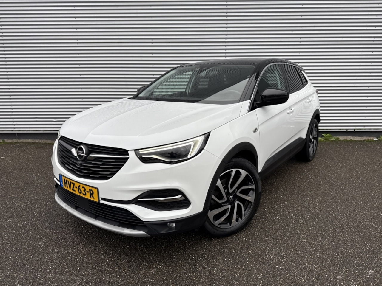 Opel Grandland X - 1.2 Turbo Ultimate Leer 19" camera stoelvw+ventilatie nw distrib - AutoWereld.nl