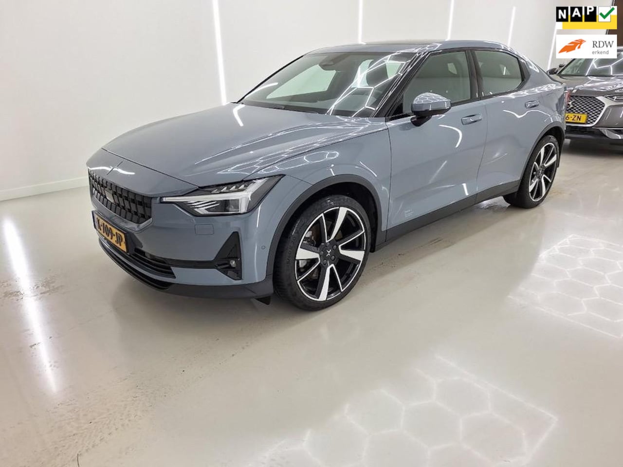 Polestar 2 - Long Range Dual Motor Launch Edition 78kWh | SOH 89% | Panoramadak | 360 Camera | 20 Inch - AutoWereld.nl