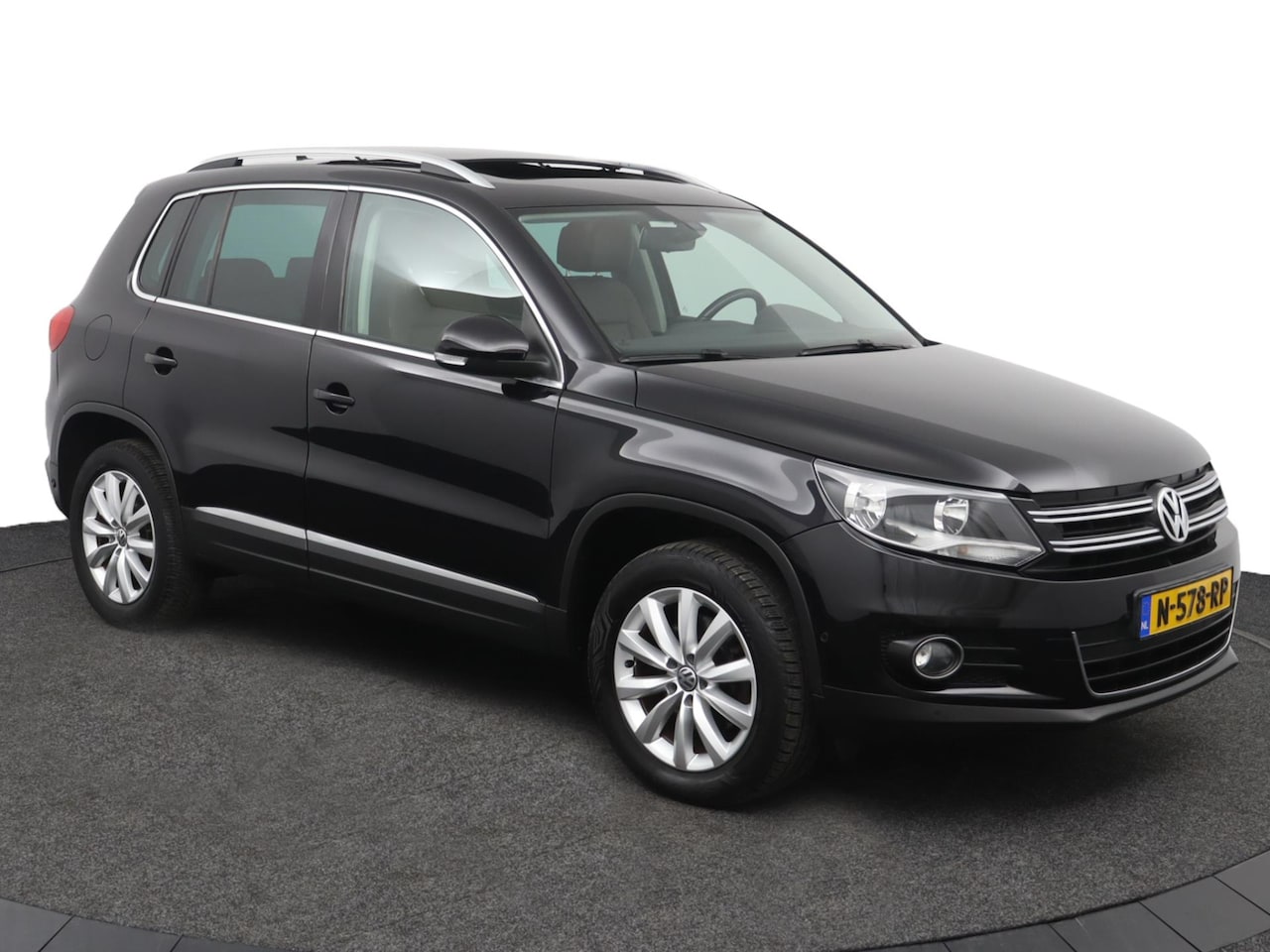 Volkswagen Tiguan - 1.4 TSI R-Line Edition 1.4 TSI R-Line Edition - AutoWereld.nl