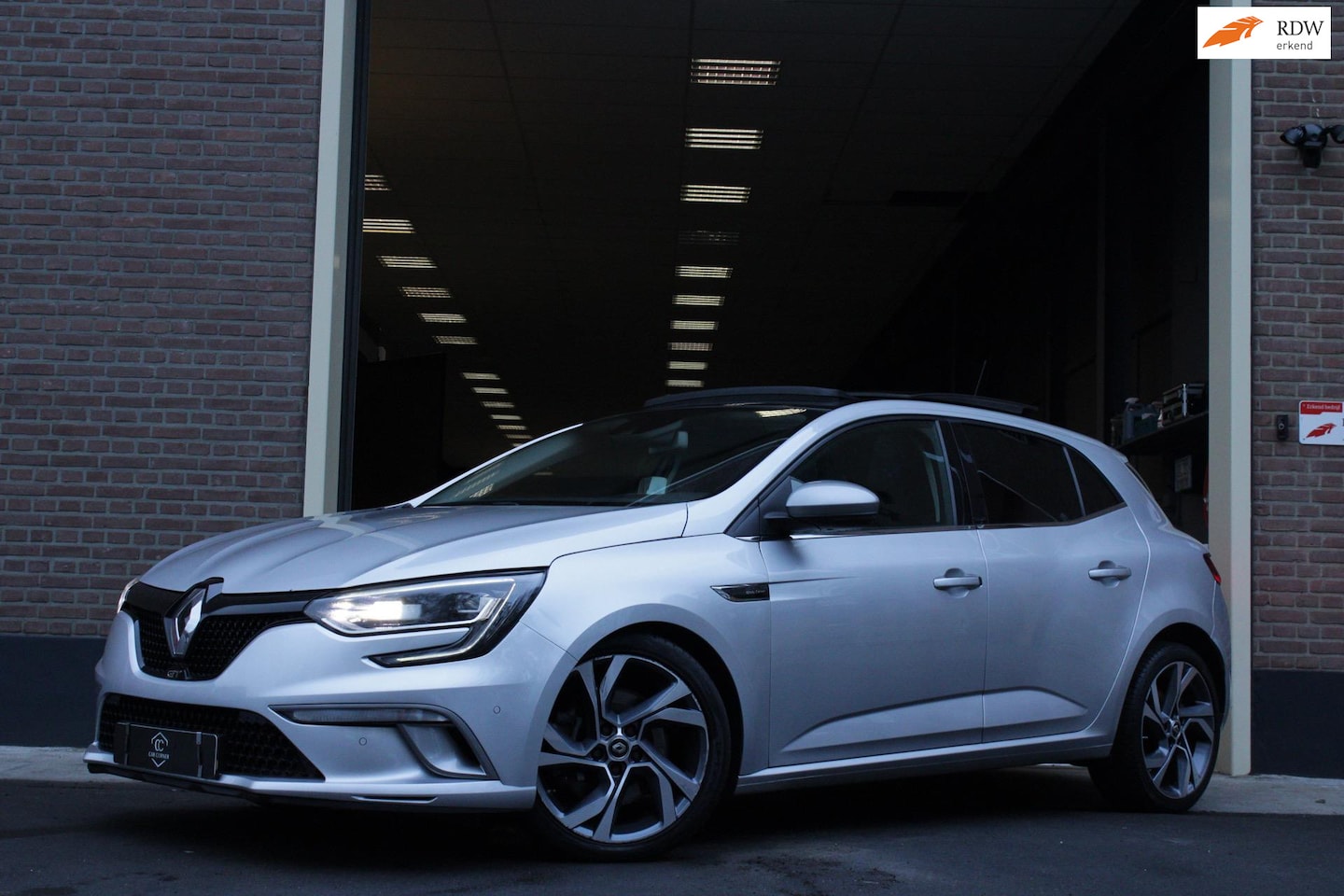 Renault Mégane - 1.6 dCi GT|HUD|Pano|4Control|Bomvol!| - AutoWereld.nl