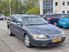 Volvo V70 - €2250, -2.5T AWD 250 Pk Vol Trekhaak Navi