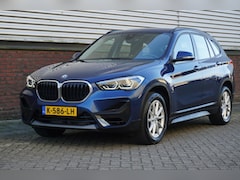 BMW X1 - sDrive20i Executive Edition/Head-Up/Sportstoelen/ LED/Trekhaak