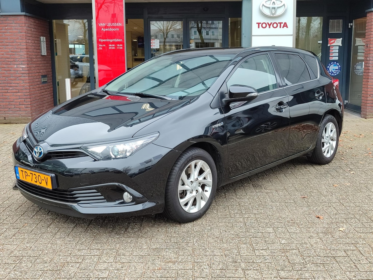 Toyota Auris - 1.8 Hybrid ENERGY PLUS PARK-SENSOREN KEYLESS NAVI CAMERA BLUETOOTH PRIVACY GLASS LM-VELGEN - AutoWereld.nl