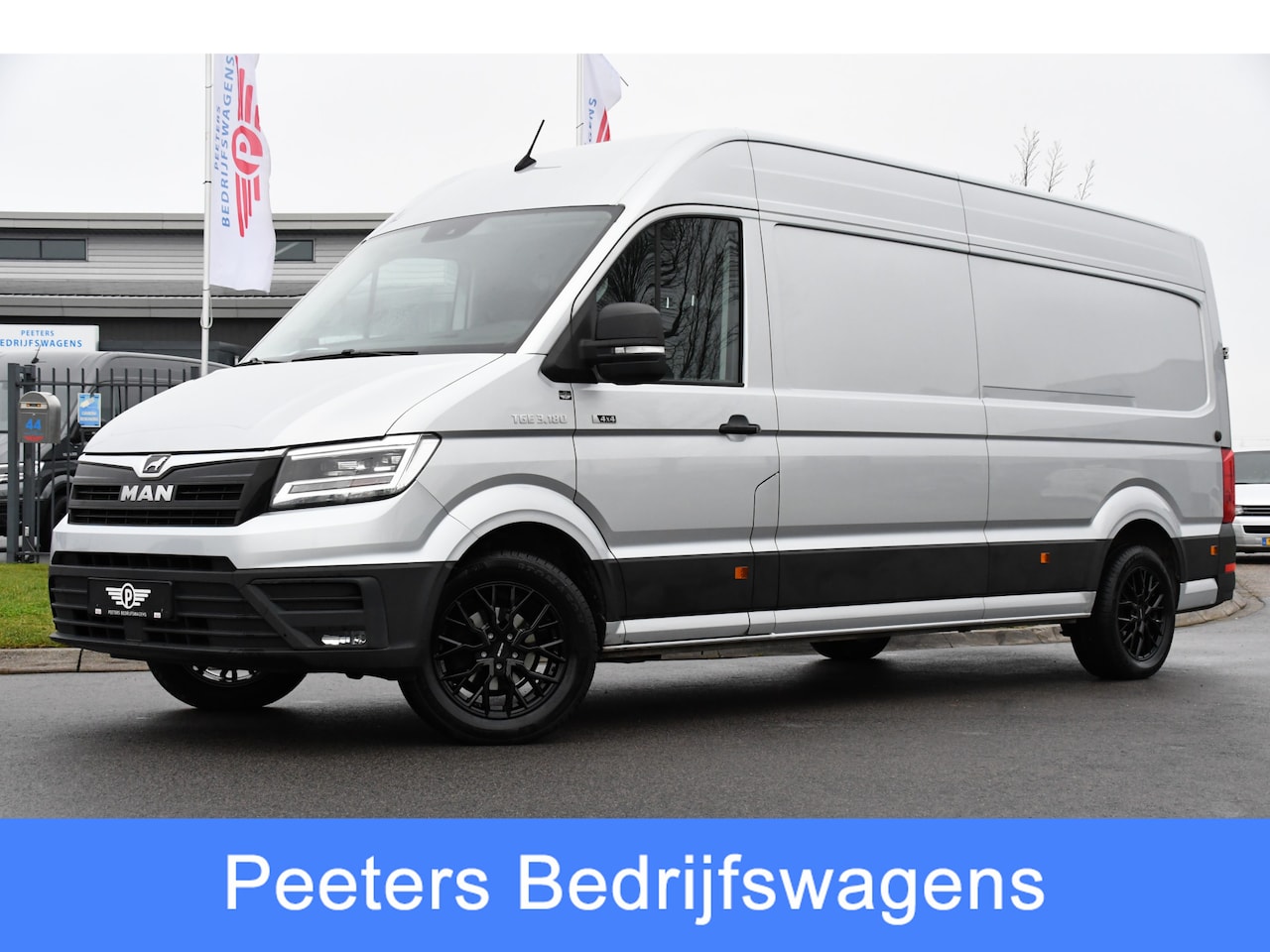 MAN TGE - 3.180 35 2.0 L4H3 4x4 PB Edition Cruise, Carplay, Camera, Clima, LED, 177pk, Automaat. Led - AutoWereld.nl