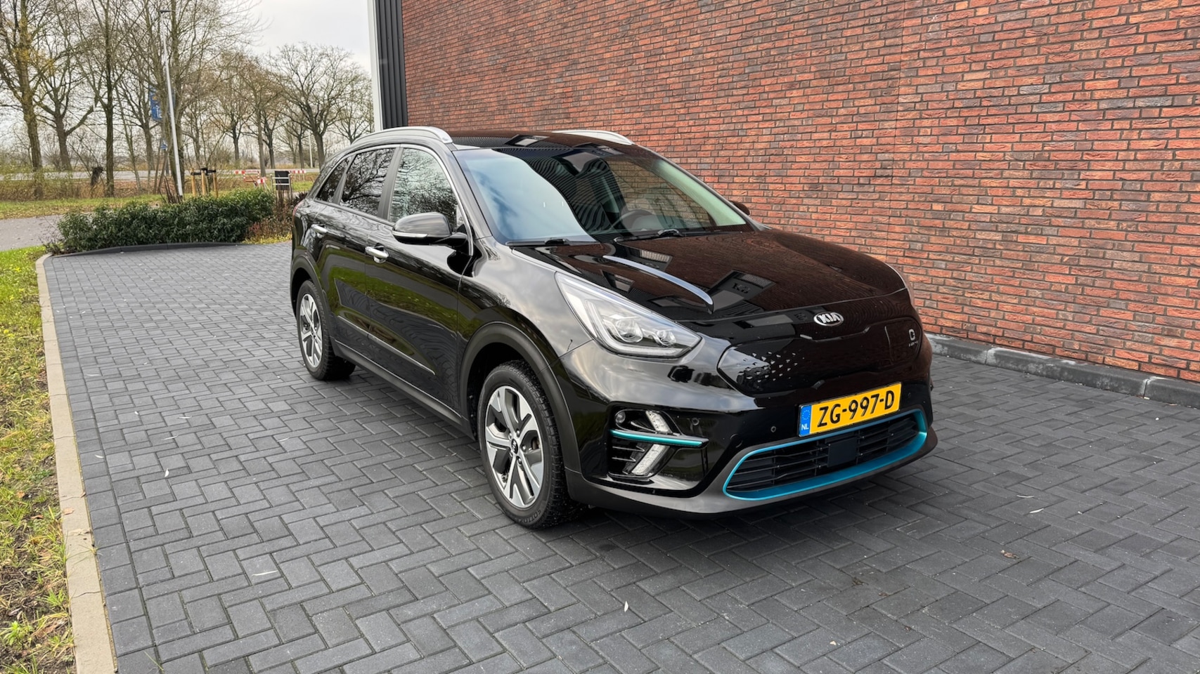 Kia e-Niro - ExecutiveLine 64kWh Kia e-Niro - ExecutiveLine 64 kWh | Leder | Climate | Cruise | Navi | Trekhaak | Camera | - AutoWereld.nl