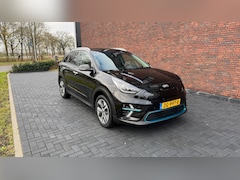 Kia e-Niro - ExecutiveLine 64kWh Kia e-Niro - ExecutiveLine 64 kWh | Leder | Climate | Cruise | Navi | Trekhaak | Camera |