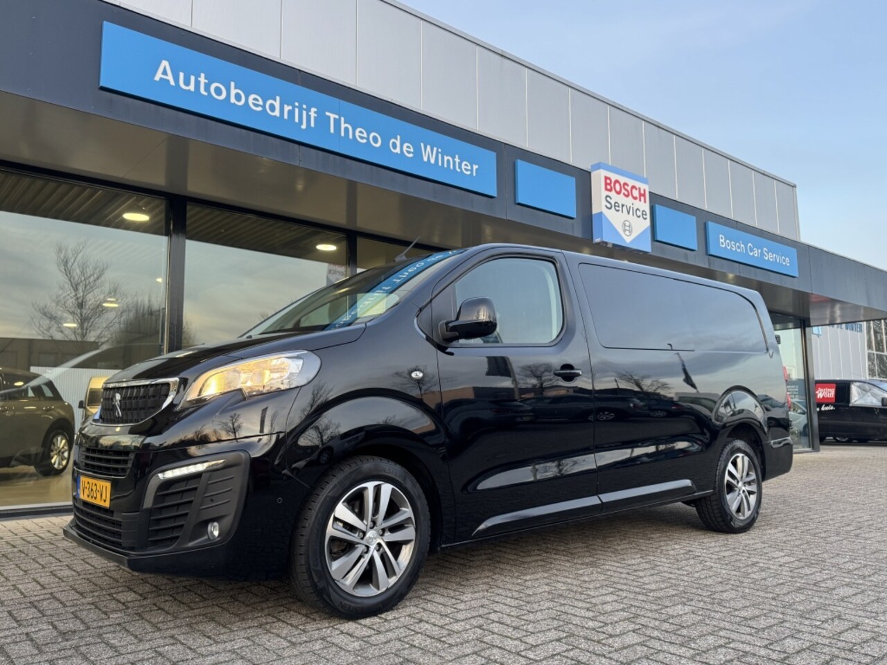Peugeot Expert - 231L2.0 BlueHDI 120DC Premium| Lichtmetalen velgen, Trekhaak, Na - AutoWereld.nl