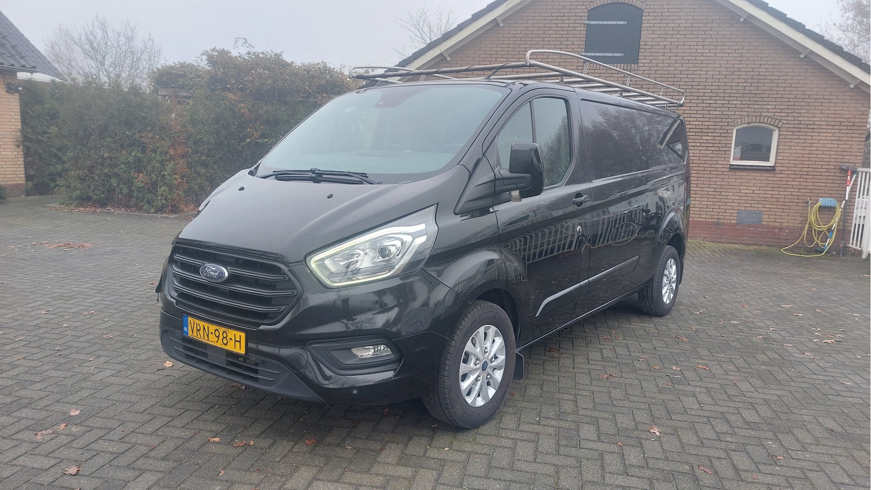 Ford Transit Custom - 320 2.0 TDCI L2H1 Limited AIRCO/NAVI BJ 2022 - AutoWereld.nl