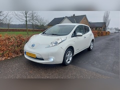 Nissan LEAF - Acenta 24 kWh CLIMA/NAVI BJ 2013