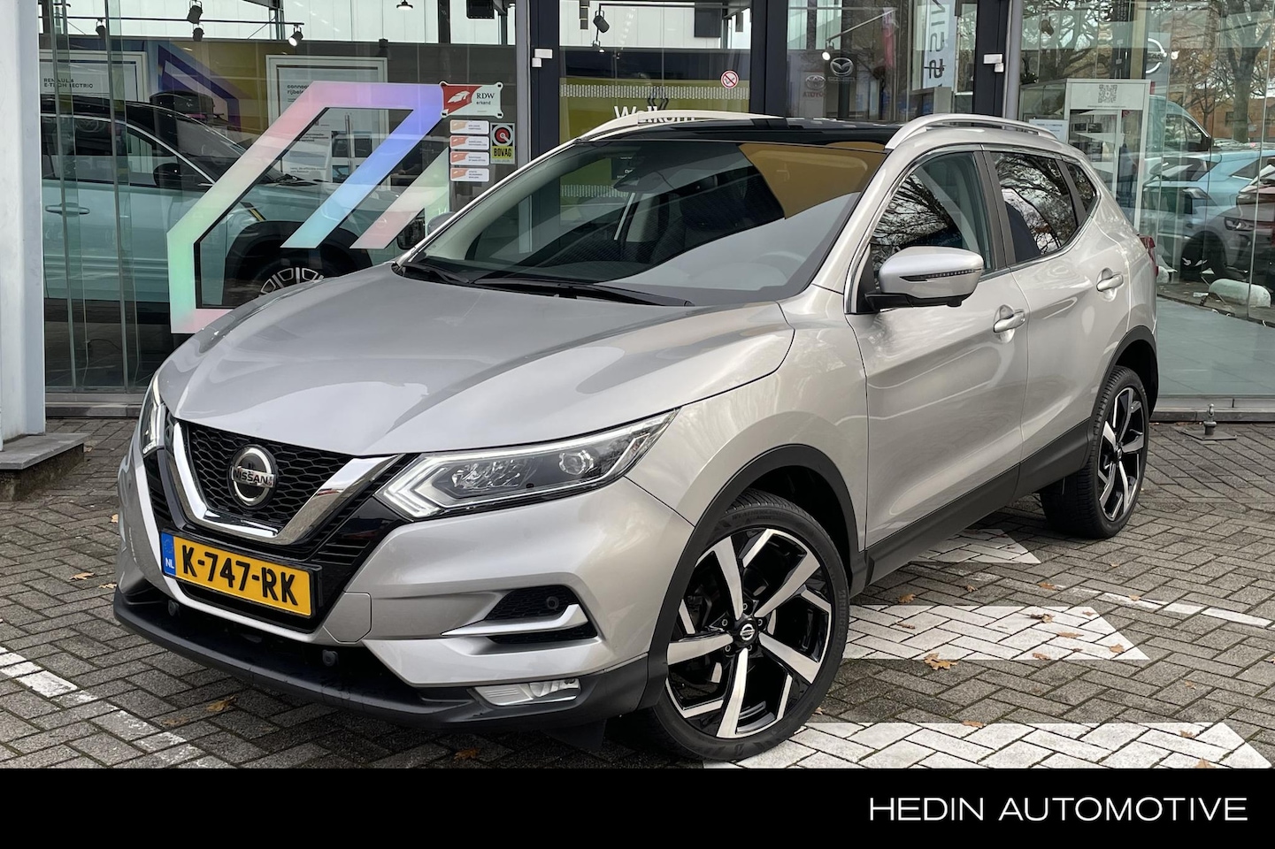Nissan Qashqai - 1.3 DIG-T Premium Edition | LAGE KM | TREKHAAK AFNEEMBAAR | 360 CAMERA | LEDER | PANORAMAD - AutoWereld.nl