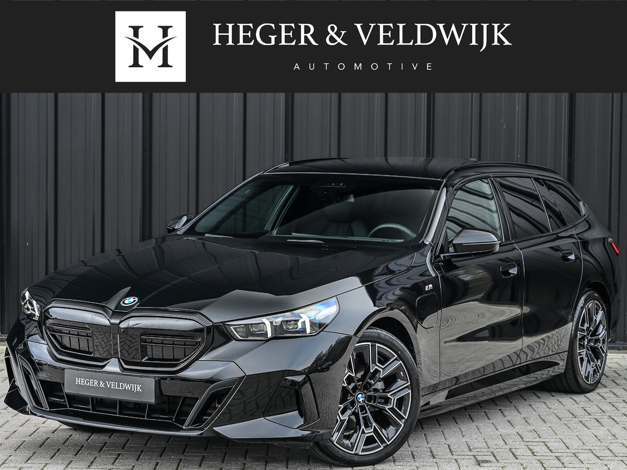 BMW 5-serie Touring - 530e xDrive · M-Sport · Shadow Line · Bowers&Wilkins · 360 Camera · Comfort Access · Stoel - AutoWereld.nl