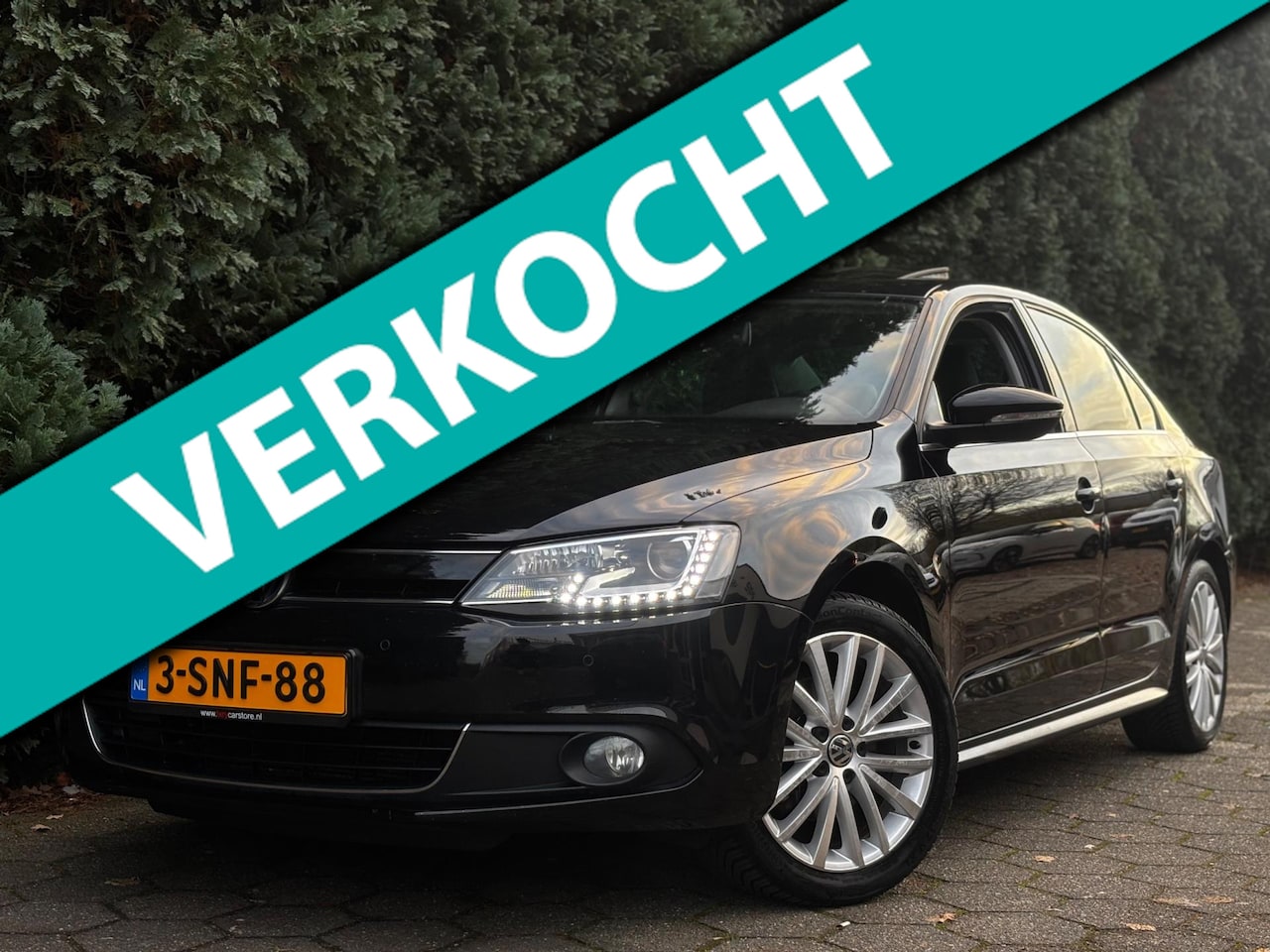 Volkswagen Jetta - 1.4 TSI Hybrid Highline | Pano | Leder Bekleding - AutoWereld.nl
