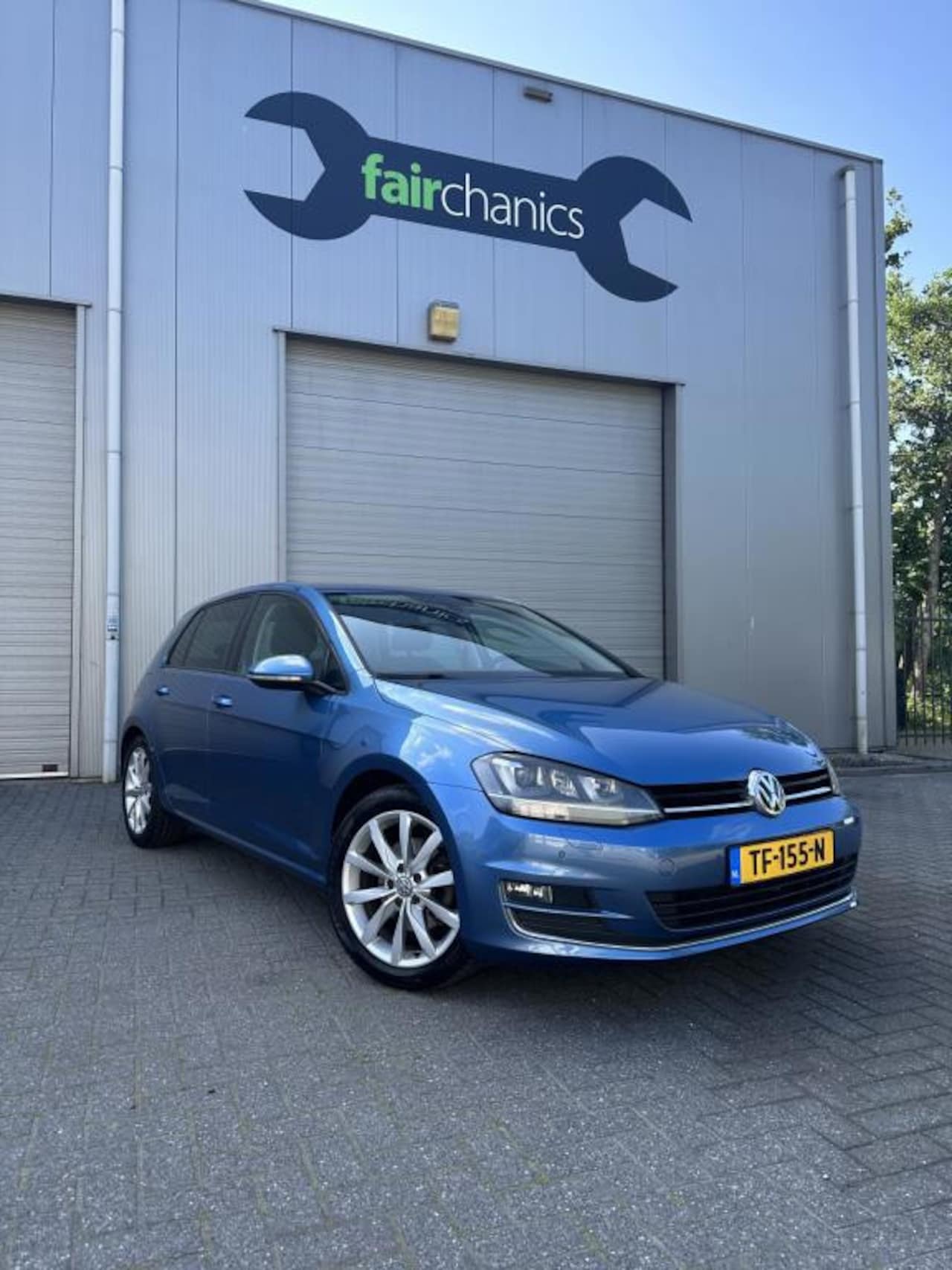 Volkswagen Golf - Volkswagen Golf | Parkeersensoren | Stoelverwarming | Stuurwielbediening - AutoWereld.nl