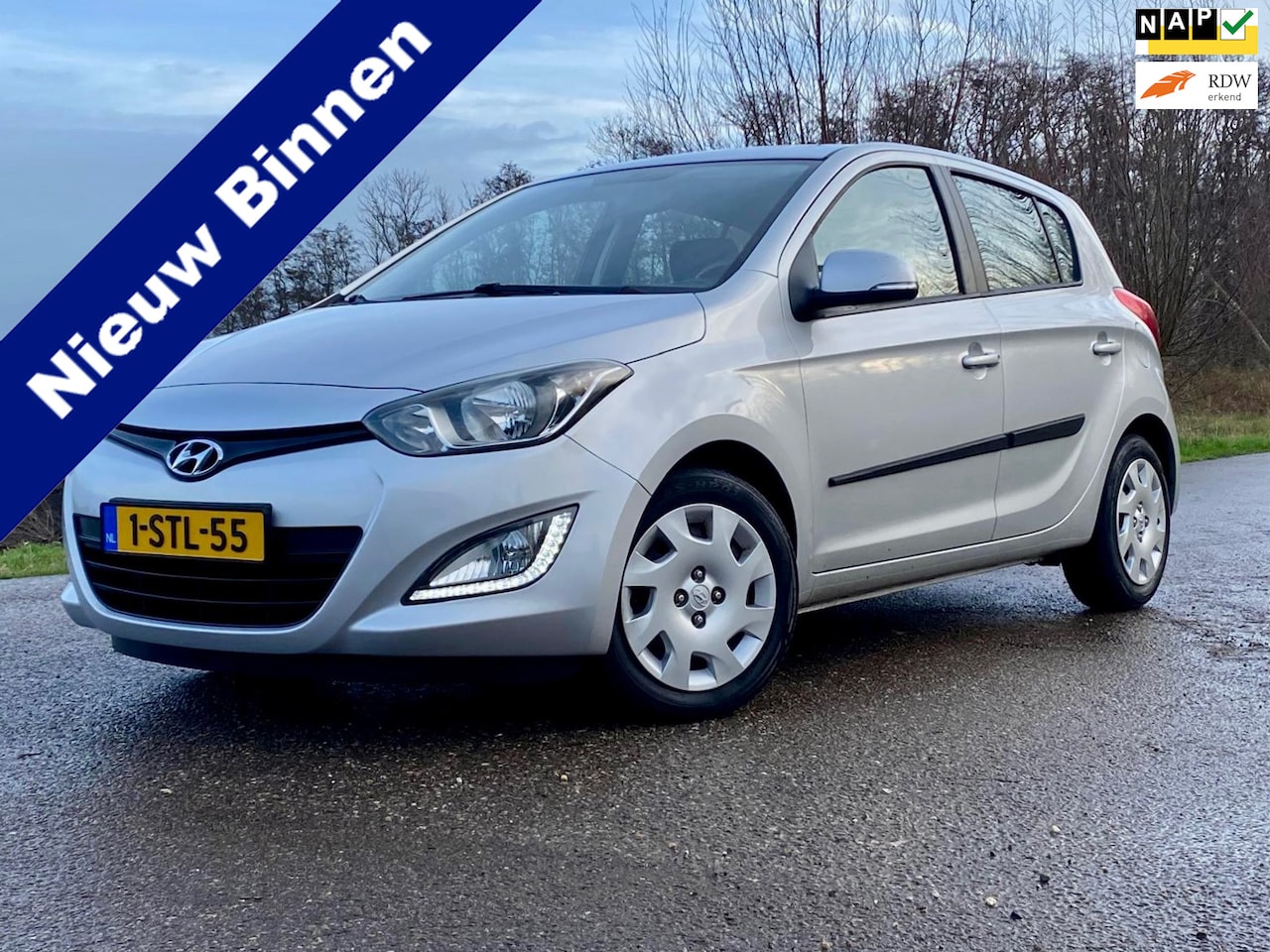 Hyundai i20 - 1.4i i-Motion Automaat Airco NAP Radio/CD Perfect Onderhouden - AutoWereld.nl