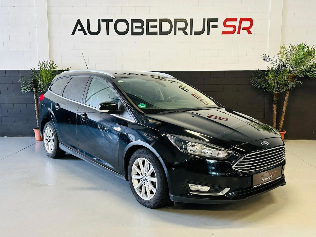 Ford Focus Wagon - 1.0 Titanium Cruise Controle! Stoelverw! Stuurverw! Vol opties! Nieuwe Distributie - AutoWereld.nl