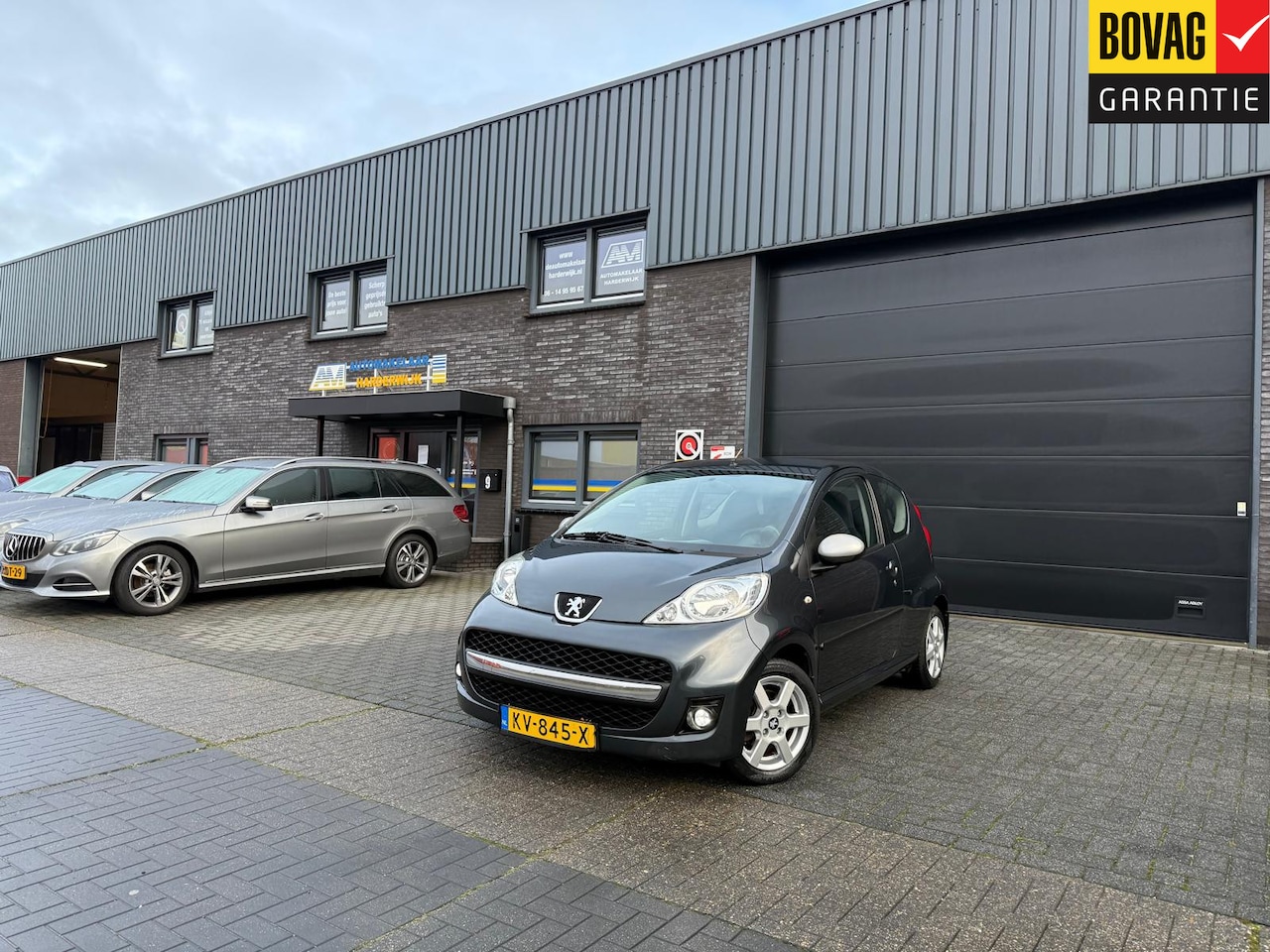 Peugeot 107 - 1.0-12V XS | 1E EIGENAAR | 12MND GARANTIE | AUTOMAAT | AIRCO | STOELVERWARMING | TREKHAAK - AutoWereld.nl