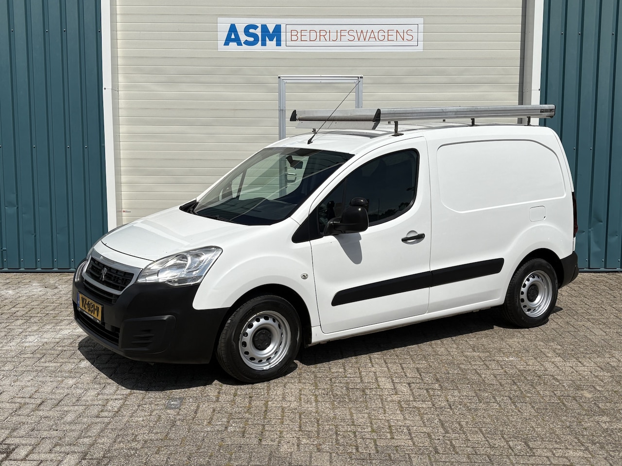 Peugeot Partner - 120 1.6 75Pk BlueHDi 75 L1 XR / Cruise / SCHUIFDEUR / IMPERIAAL / Apk t/m 13-11-2026 - AutoWereld.nl