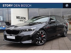 BMW 5-serie Touring - 550e xDrive M Sport Automaat / Panoramadak / Trekhaak / Adaptief M Onderstel Professional