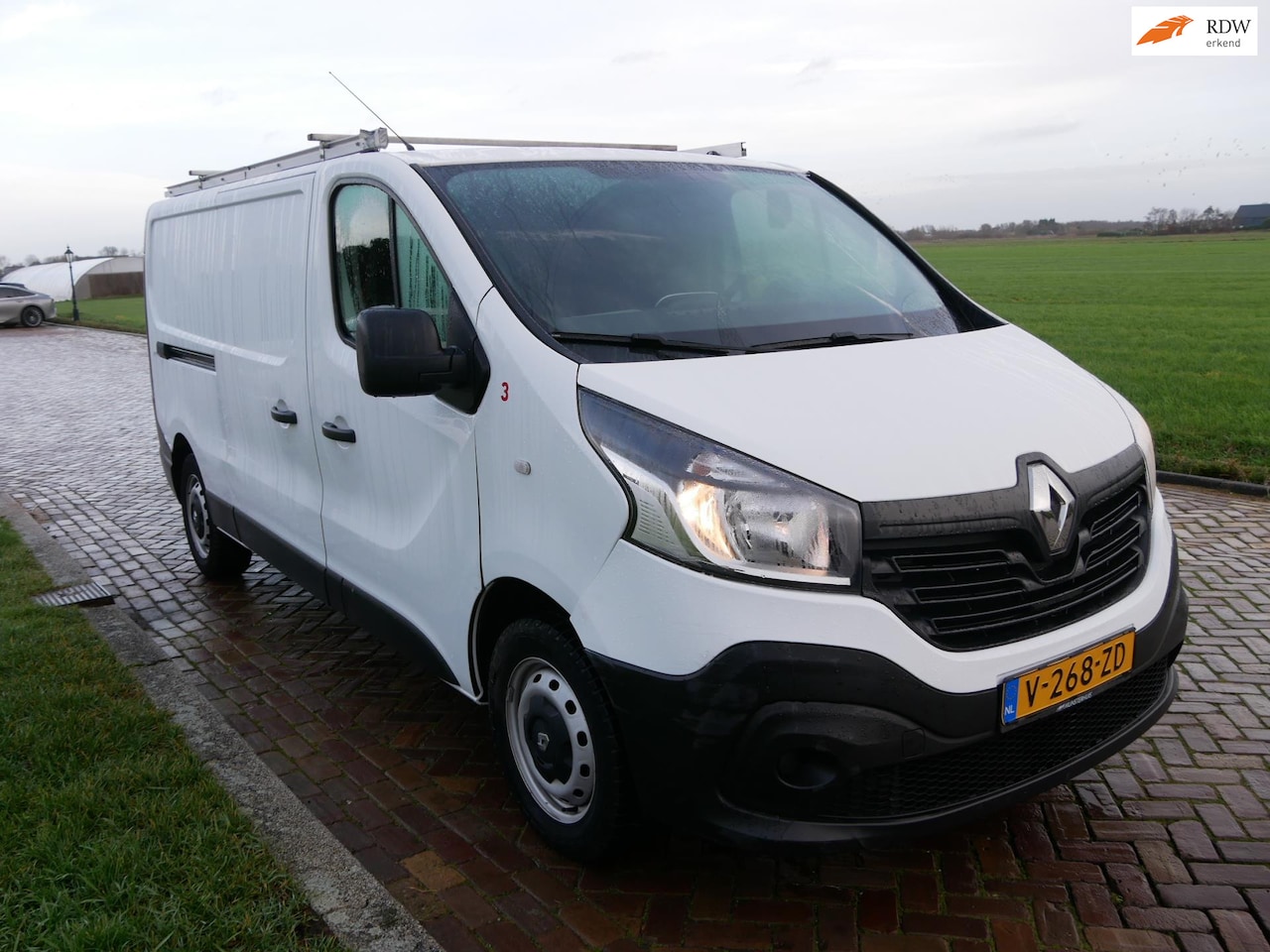 Renault Trafic - 1.6 dCi T29 L2H1 AC NAVI 3-SEATS ** 6999 EX BTW ** - AutoWereld.nl