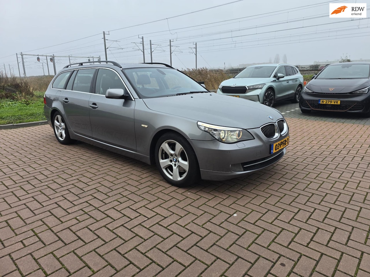 BMW 5-serie Touring - 530xi / PANO / NAVI / XENON / PDC / STOELVERWARMING / HOUTINLEG / ELEC. PAKKET - AutoWereld.nl