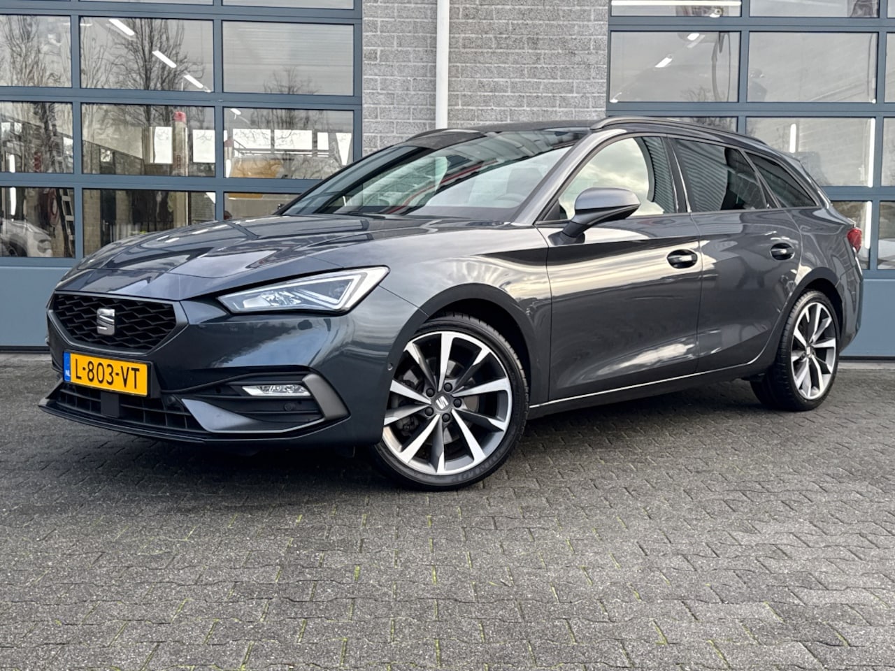 SEAT Leon Sportstourer - 2.0 TDI FR Business Intense |AUTOMAAT|DEALER ONDERHOUDEN| - AutoWereld.nl