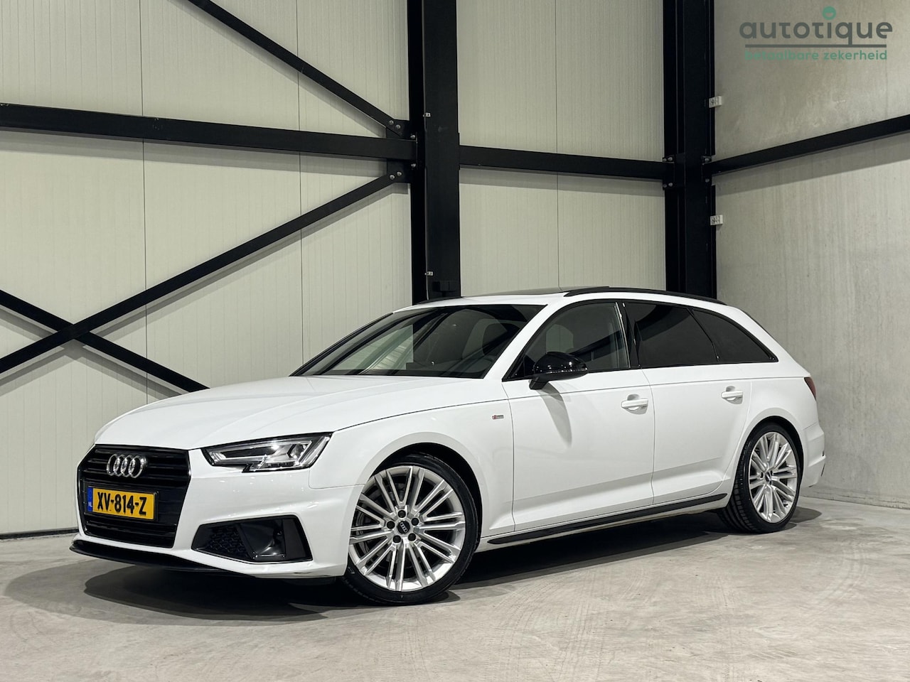 Audi A4 Avant - 35 TFSI Sport S line black edition Aut. | panorama | navi | leder | - AutoWereld.nl