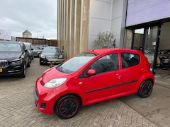 Peugeot 107 - 1.0-12V XS 5deurs NETTE STAAT NIEUWE APK INRUIL MOGELIJK