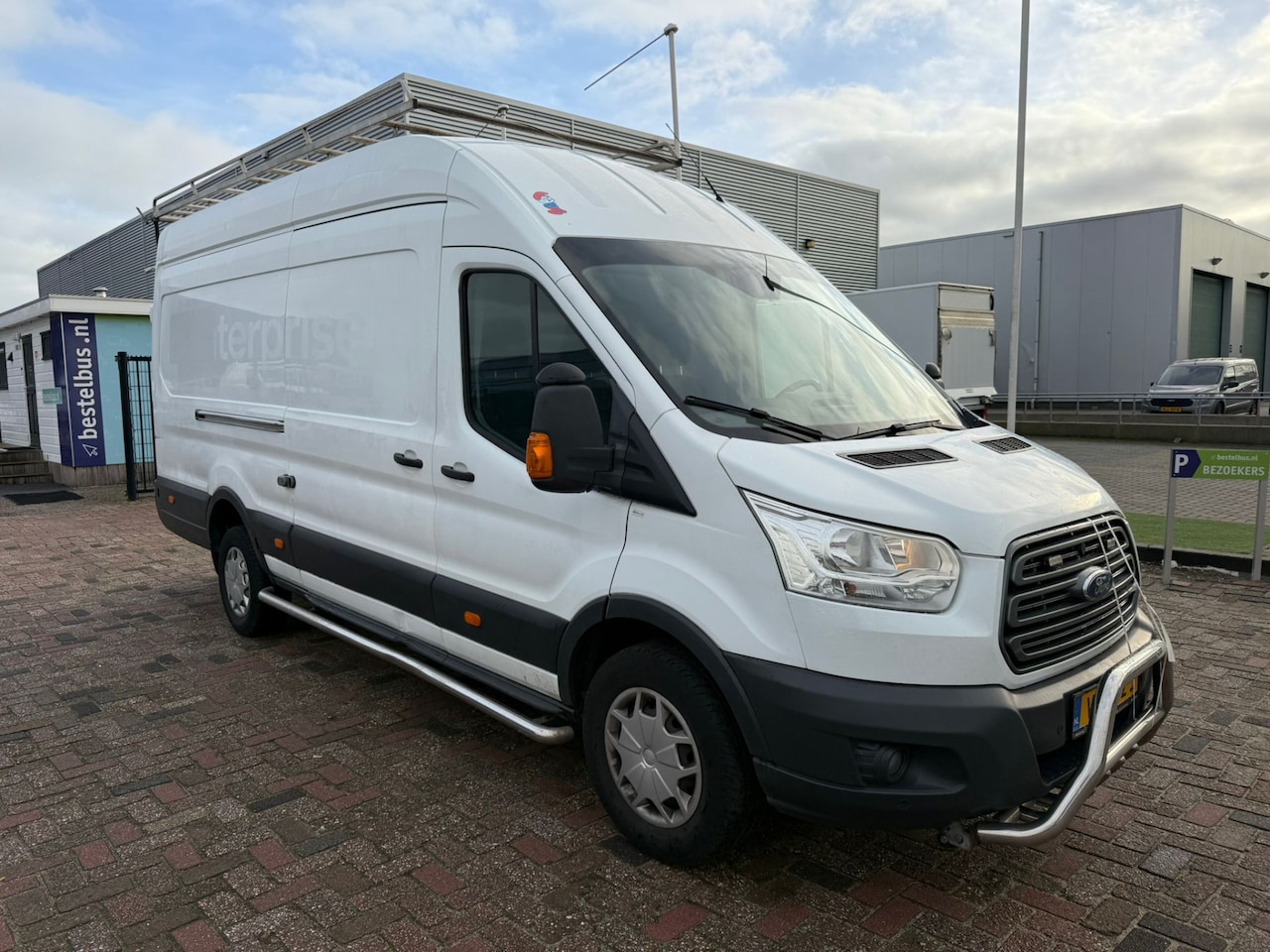 Ford Transit - 350 2.0 TDCI L4H3 Luchtvering Airco Euro6 Camera - AutoWereld.nl