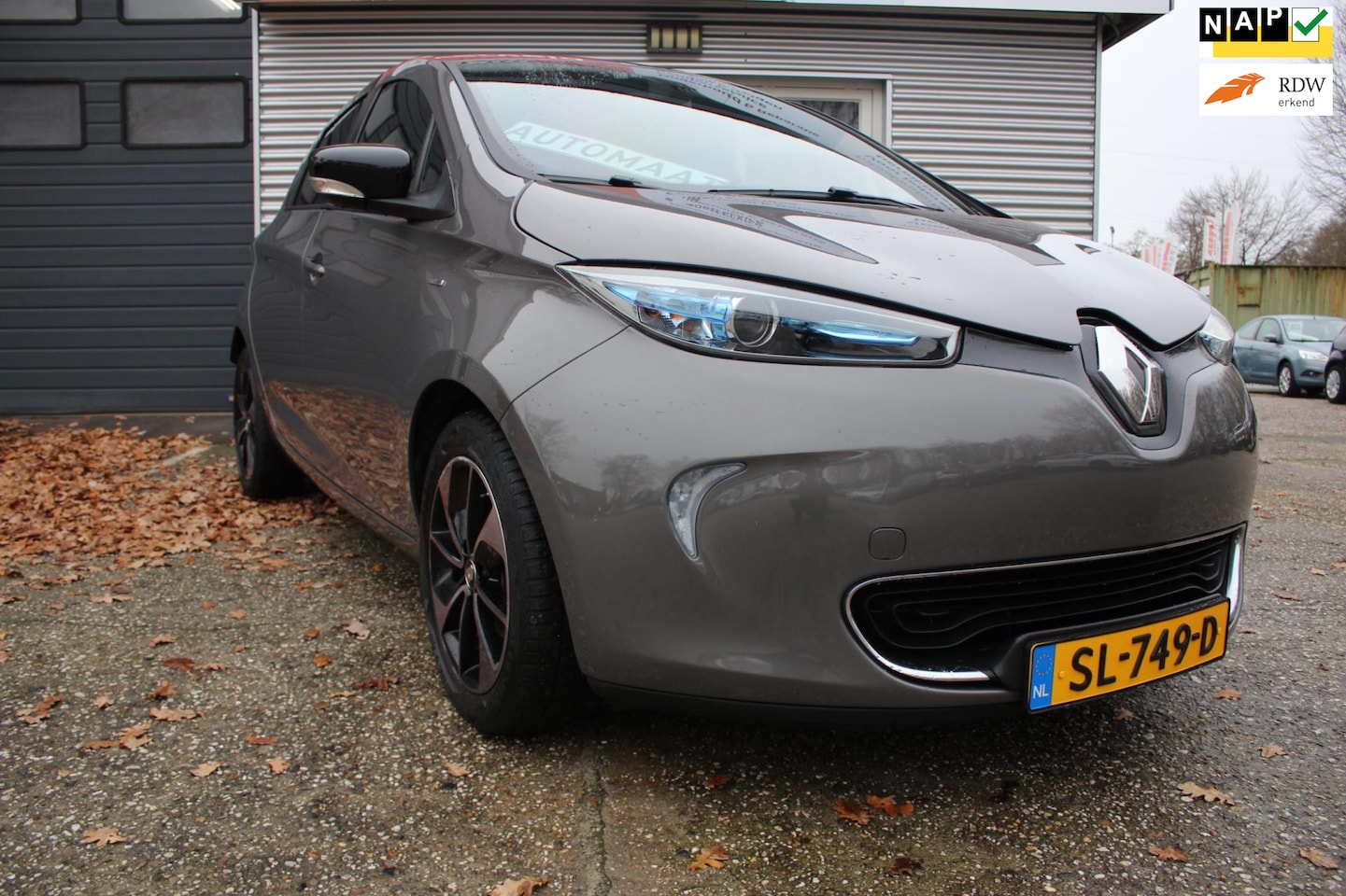 Renault Zoe - Q90 Bose Quickcharge 41 kWh (ex Accu), led, stoelverwarming, lederen bekleding, navigatie, - AutoWereld.nl