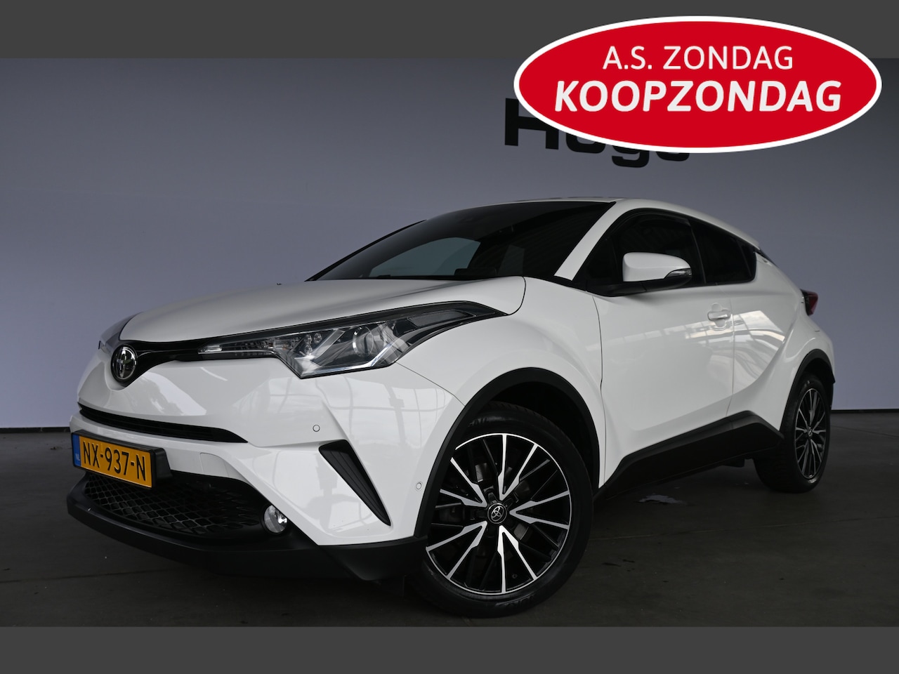 Toyota C-HR - 1.2 Executive Clima Navigatie Leder LED Stoelverwarming Rijklaarprijs Inruil Mogelijk! - AutoWereld.nl