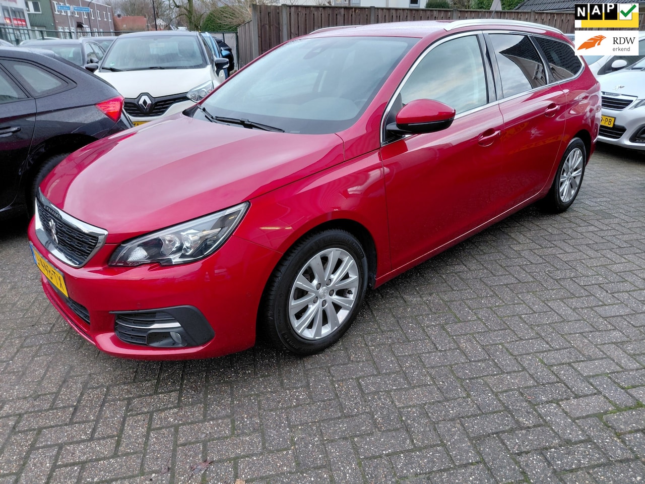 Peugeot 308 SW - 1.2 PureTech Blue Lease Allure 1.2 PureTech Blue Lease Allure - AutoWereld.nl
