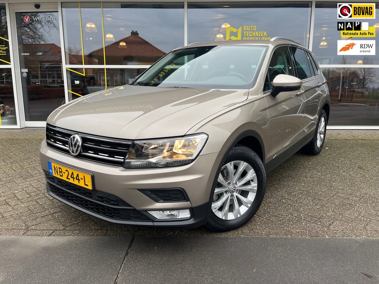 Volkswagen Tiguan - 1.4 TSI Connected Series 1.4 TSI Connected Series - AutoWereld.nl