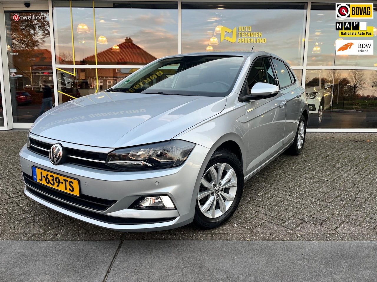 Volkswagen Polo - 1.0 TSI Comfortline 1.0 TSI Comfortline - AutoWereld.nl