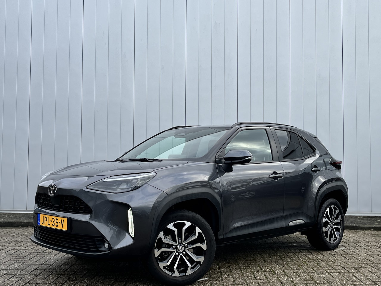 Toyota Yaris Cross - 1.5 Hybrid 115 First Edition Nieuw Model Stoel stuurverwarming PDC Apple Carplay Android a - AutoWereld.nl
